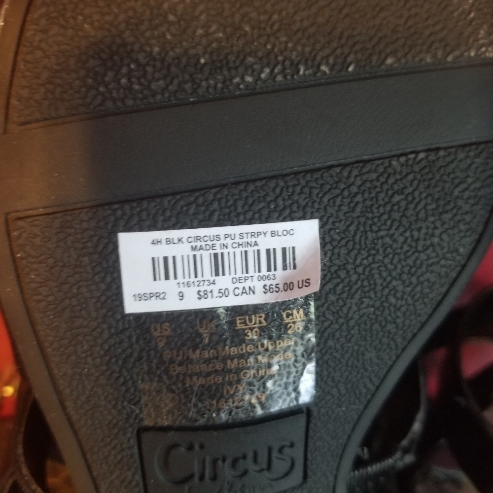 NWT Torrid sandal size 9W